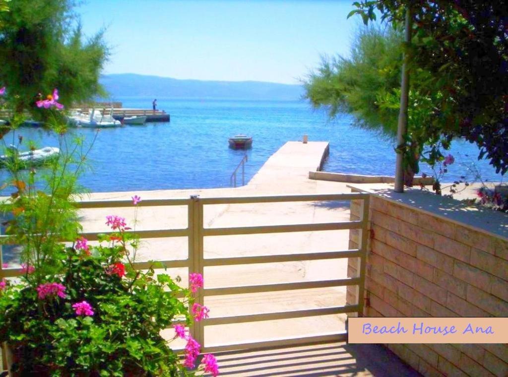 Beach House - Apartments Ana Duće Esterno foto